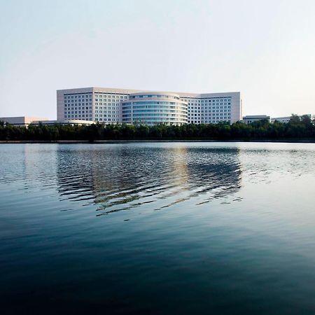 Renaissance Tianjin Lakeview Hotel Экстерьер фото