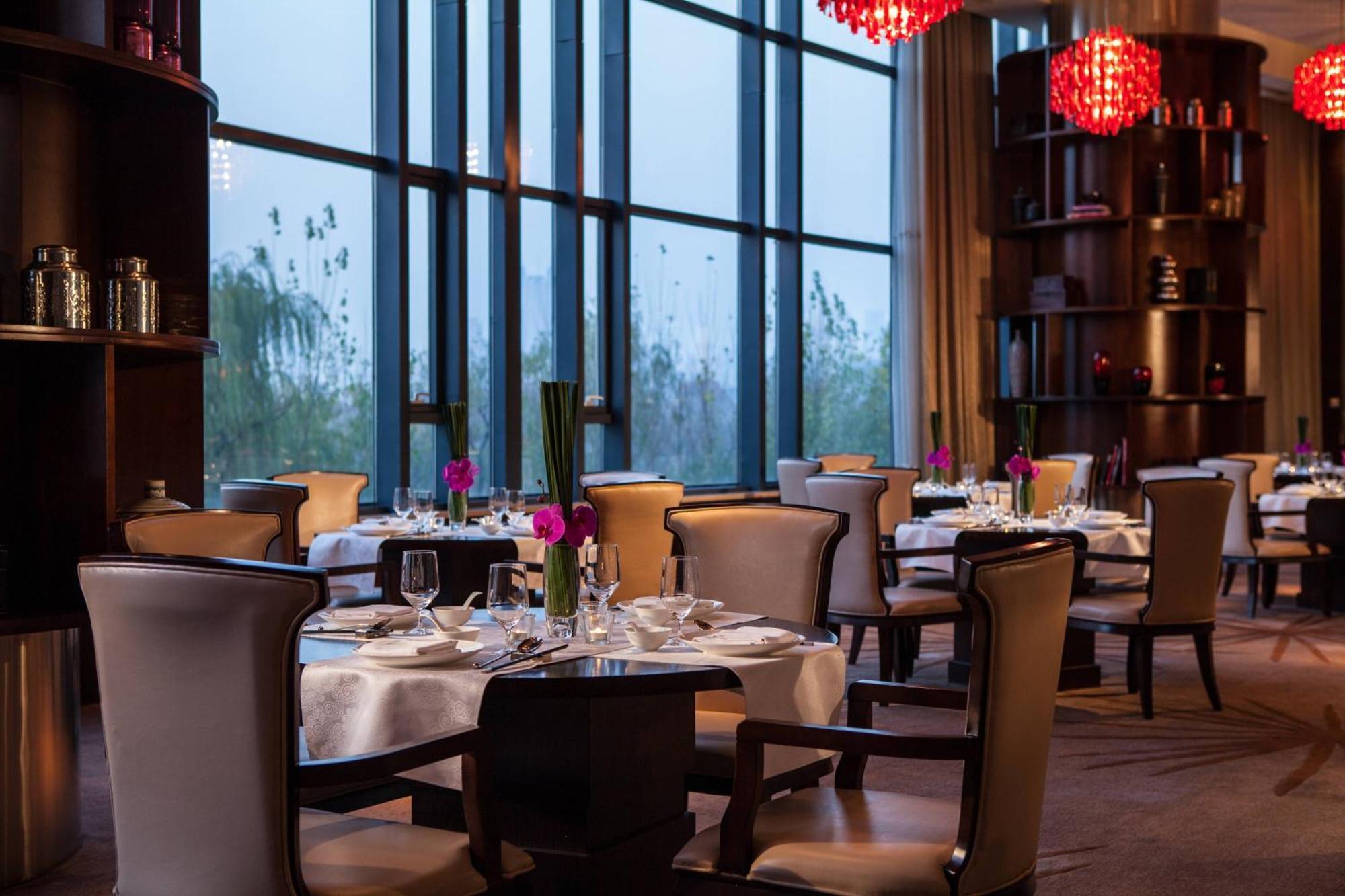 Renaissance Tianjin Lakeview Hotel Экстерьер фото