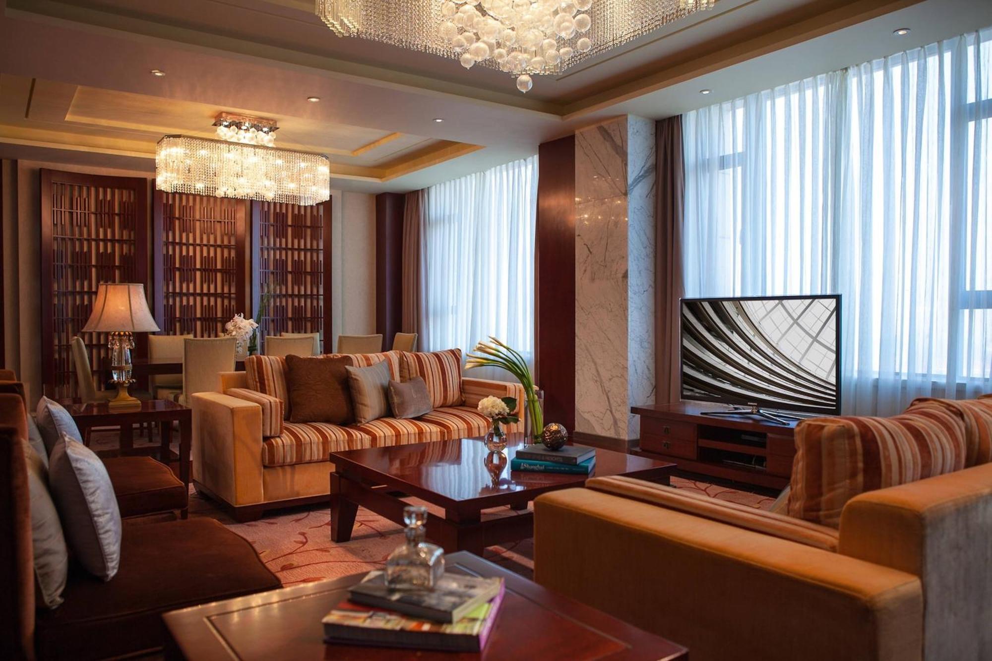 Renaissance Tianjin Lakeview Hotel Экстерьер фото