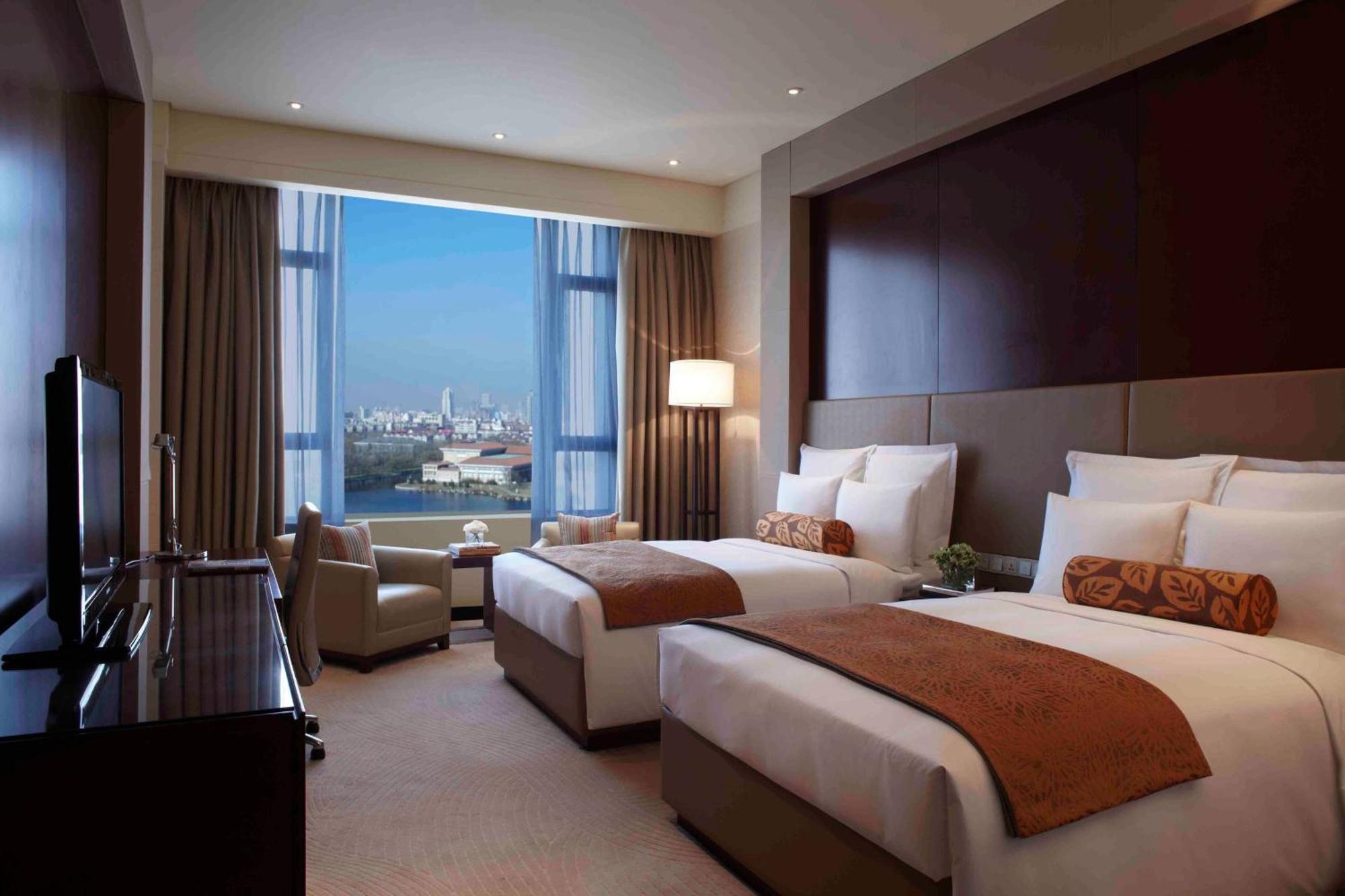 Renaissance Tianjin Lakeview Hotel Экстерьер фото